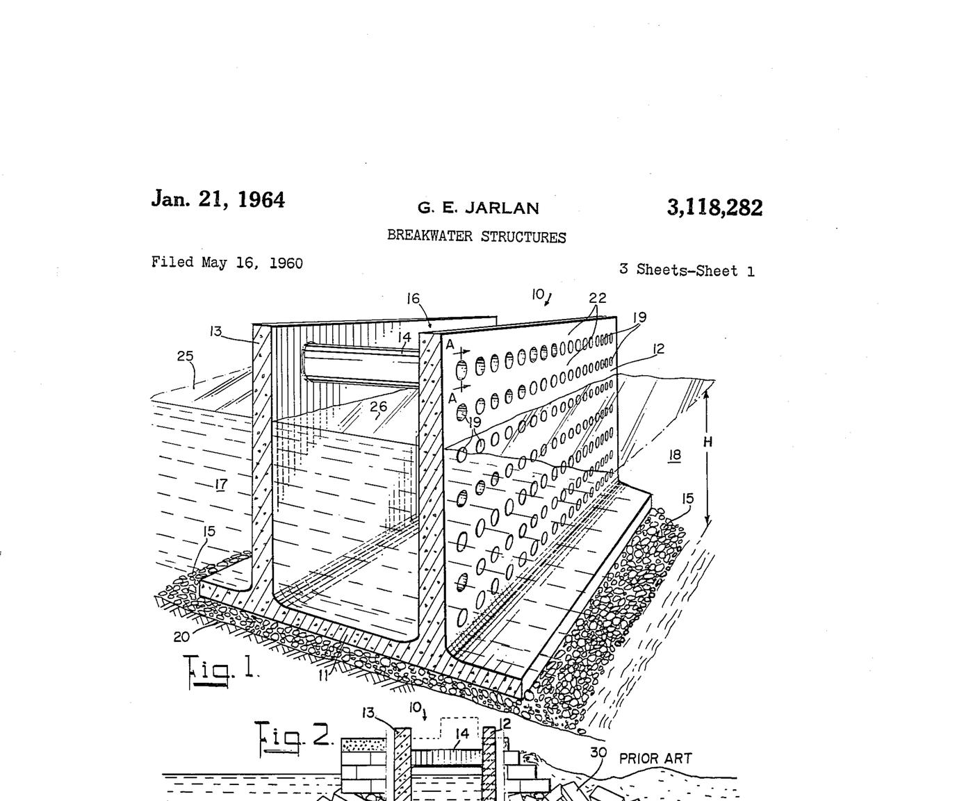 Jarlan’s 1964 patent drawing: perforated seaward wall, chamber, and solid back wall, compared with a rubble mound of the same footprint.